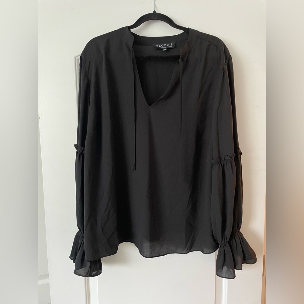 Eloquii Women’s Plus Size Ruffle Detail Blouse w/ Ties. Size 18